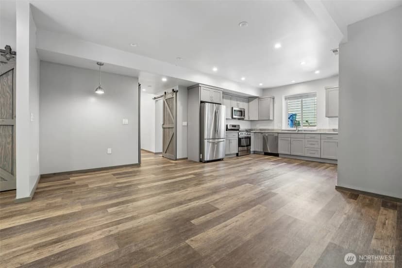 Property photo for 8139 4th Avenue Sw, Seattle photo 31