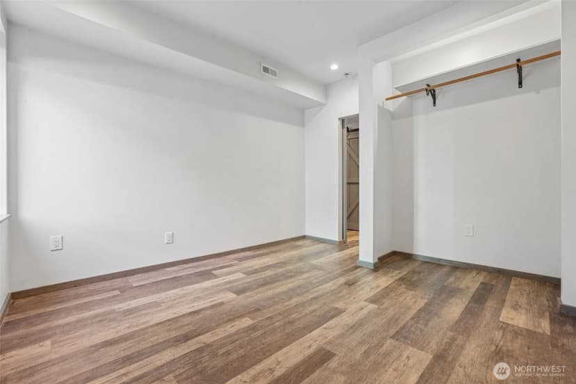 Property photo for 8139 4th Avenue Sw, Seattle photo 32