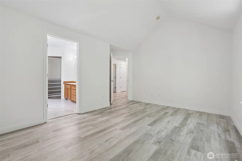 Property photo for 8139 4th Avenue Sw, Seattle photo 11