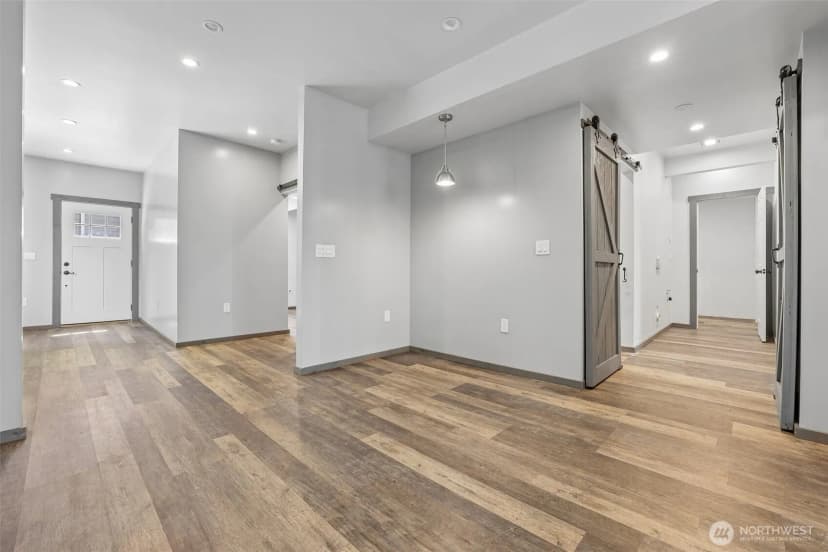 Property photo for 8139 4th Avenue Sw, Seattle photo 26