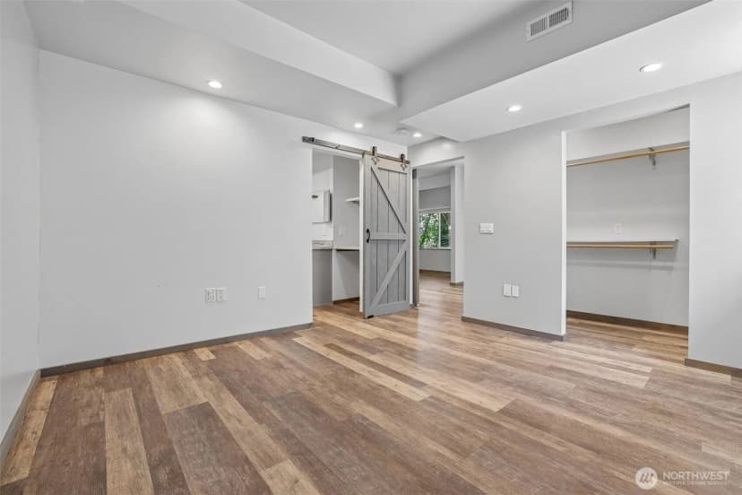 Property photo for 8139 4th Avenue Sw, Seattle photo 35