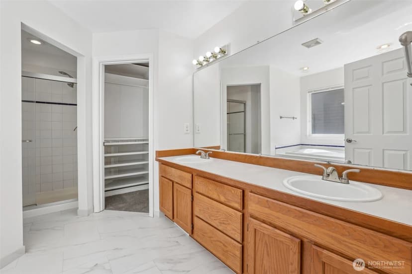Property photo for 8139 4th Avenue Sw, Seattle photo 12
