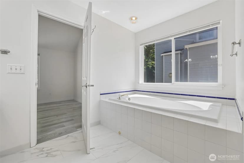 Property photo for 8139 4th Avenue Sw, Seattle photo 13