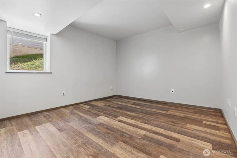 Property photo for 8139 4th Avenue Sw, Seattle photo 36