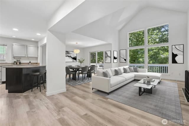 Property photo for 8139 4th Avenue Sw, Seattle photo 3