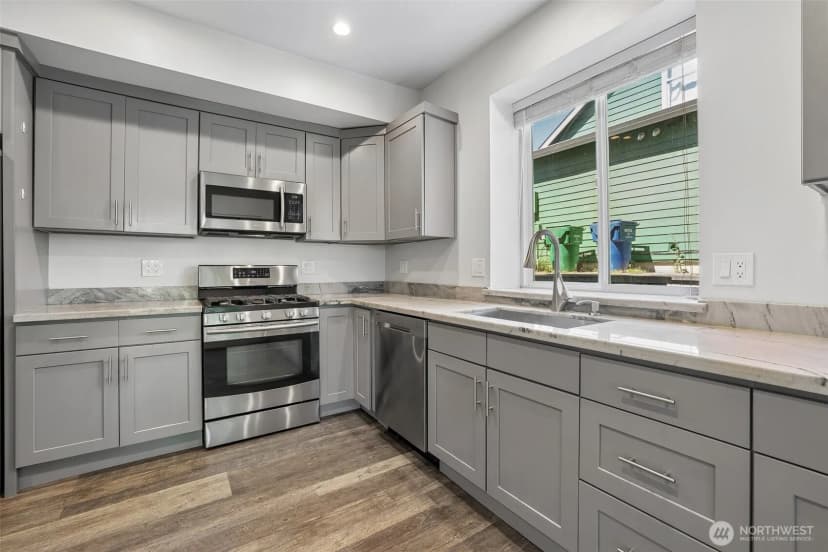 Property photo for 8139 4th Avenue Sw, Seattle photo 29