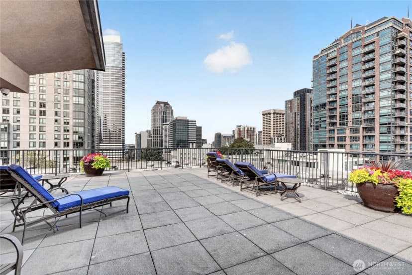 Property photo for 1323 Boren Avenue #212, Seattle photo 18