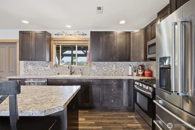 Property photo for 406 Amareen Court, Nooksack photo 13