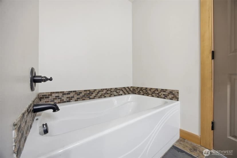 Property photo for 406 Amareen Court, Nooksack photo 22