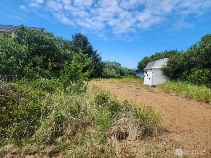 Property photo for 339 Sand Dune Avenue Nw, Ocean Shores
