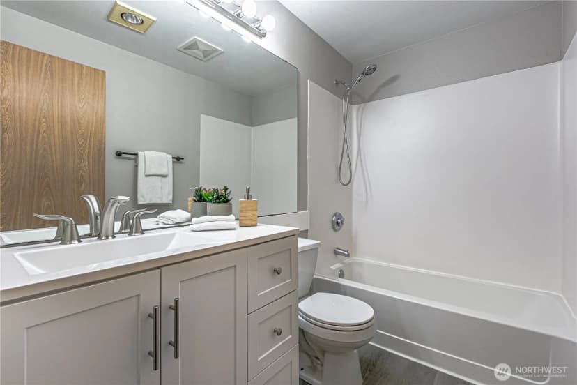 Property photo for 5626 S 231st Place #8-4, Kent photo 6