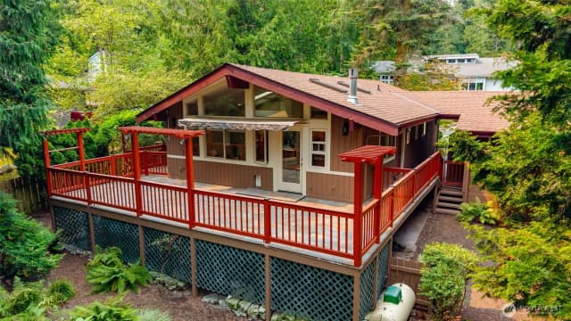 Property photo for 340 Snohomish Drive, La Conner photo 2