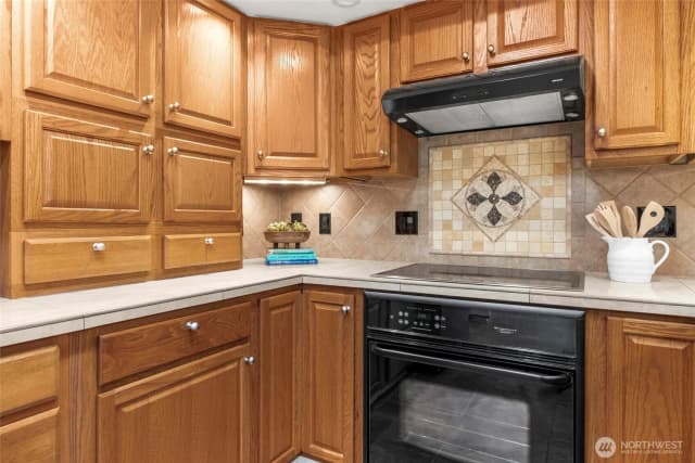 Property photo for 340 Snohomish Drive, La Conner photo 4