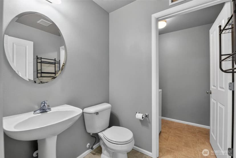 Property photo for 6514 Oklahoma Street Se, Lacey photo 9