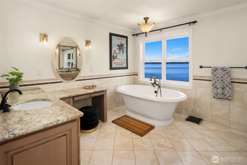 Property photo for 25764 Gold Beach Drive Sw, Vashon photo 32