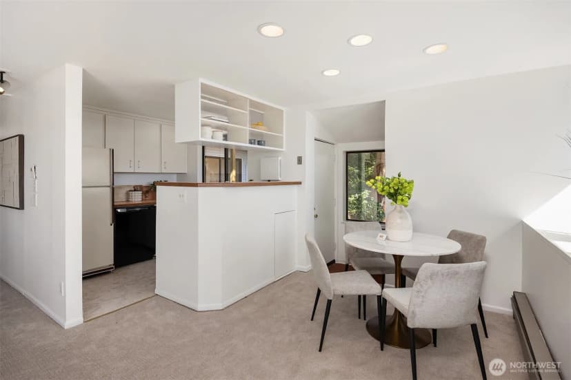 Property photo for 2424 E Mercer Street, Seattle photo 8