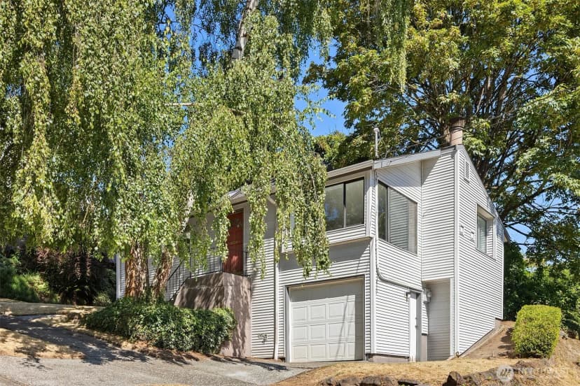 Property photo for 2424 E Mercer Street, Seattle photo 22