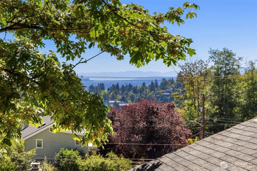 Property photo for 2424 E Mercer Street, Seattle photo 19