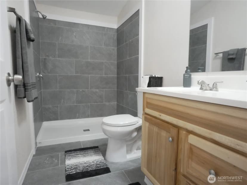 Property photo for 160 E Clonakilty Drive, Shelton photo 22