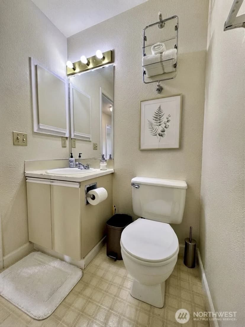 Property photo for 12026 15th Avenue Ne #304, Seattle photo 9