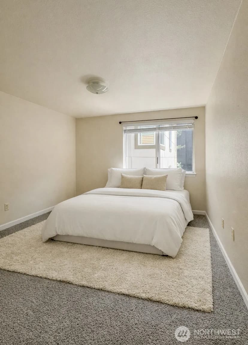 Property photo for 12026 15th Avenue Ne #304, Seattle photo 7