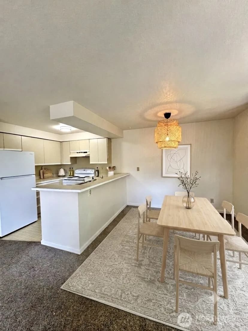Property photo for 12026 15th Avenue Ne #304, Seattle photo 14