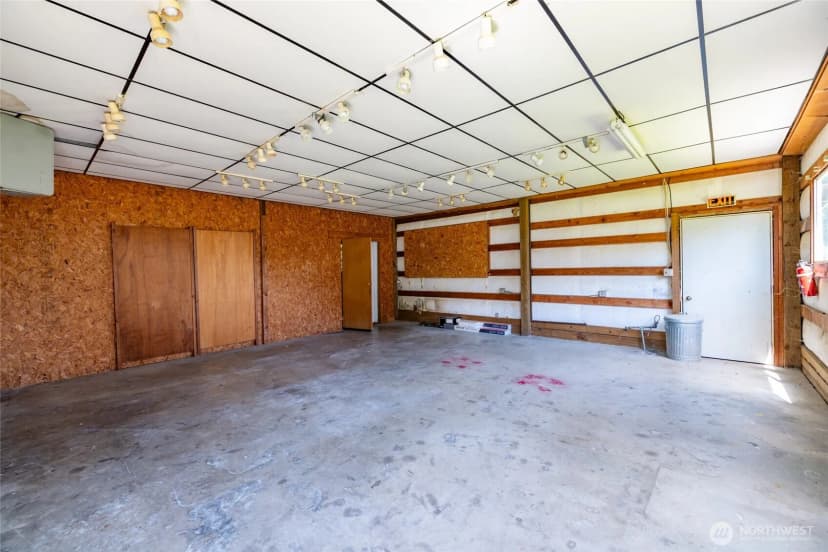 Property photo for 24499 E State Street, Sedro Woolley photo 36
