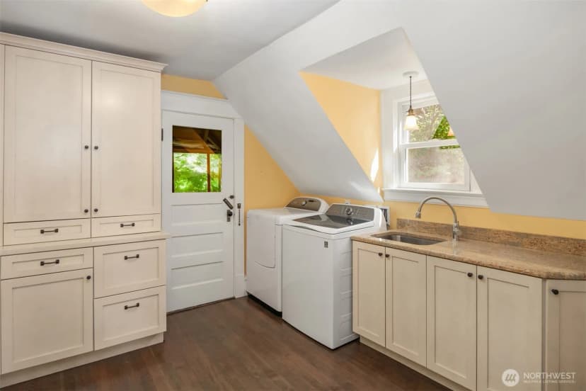 Property photo for 708 W Prospect Street, Seattle photo 24