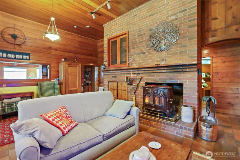 Property photo for 24901 Roberts Drive, Black Diamond photo 9