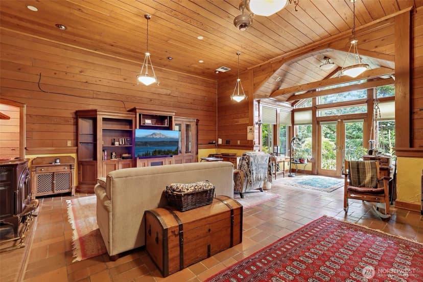 Property photo for 24901 Roberts Drive, Black Diamond photo 6