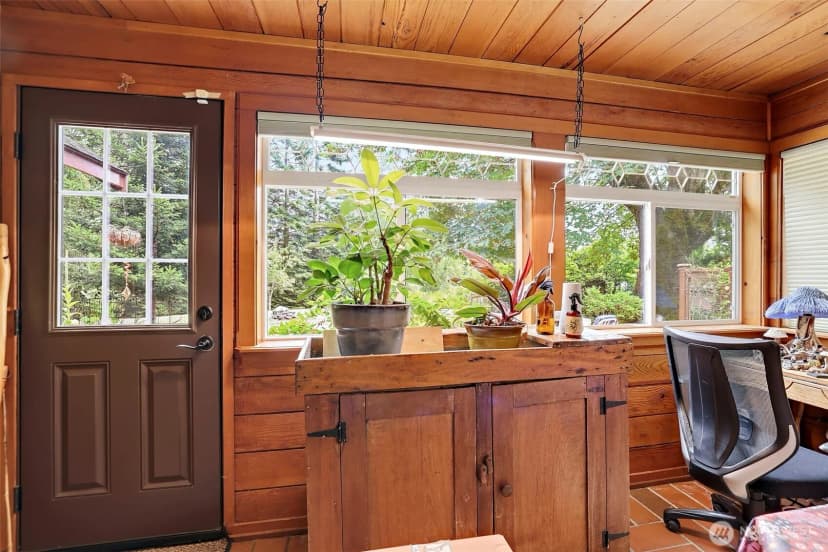Property photo for 24901 Roberts Drive, Black Diamond photo 13