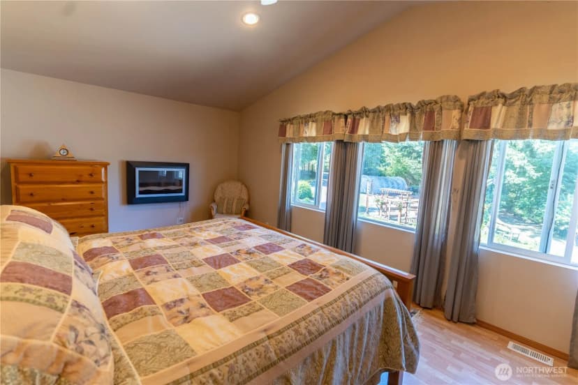 Property photo for 11510 Snowcap Lane Se, Rainier photo 30