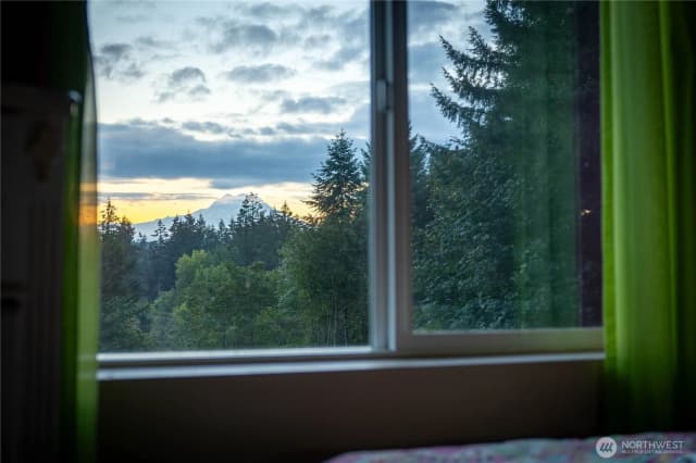 Property photo for 11510 Snowcap Lane Se, Rainier photo 5