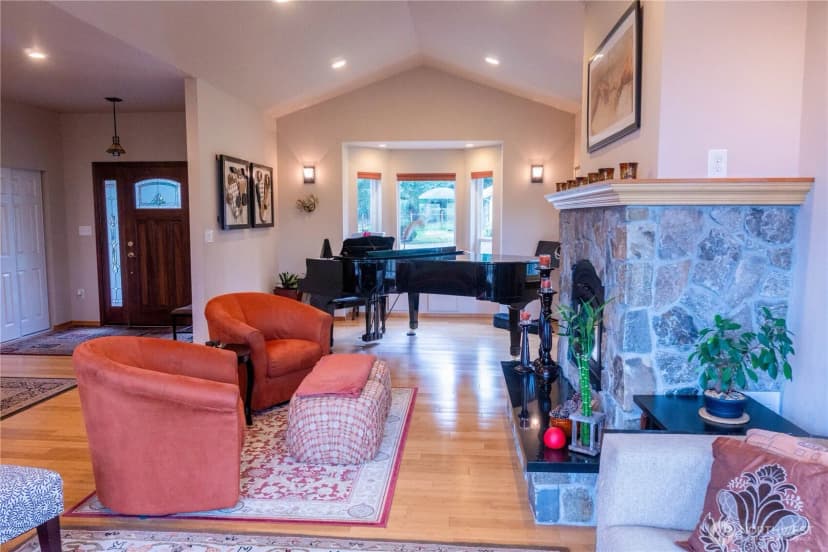 Property photo for 11510 Snowcap Lane Se, Rainier photo 17