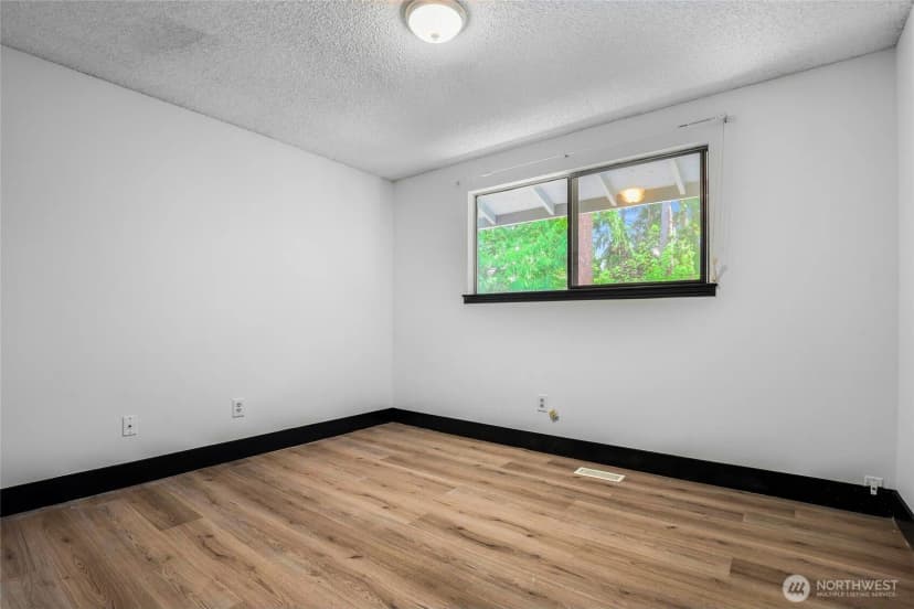 Property photo for 4509 W Tapps Drive E, Lake Tapps photo 9