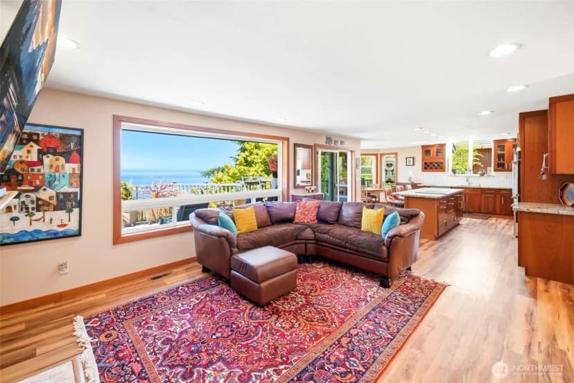 Property photo for 1010 1st Lane, Mukilteo photo 5