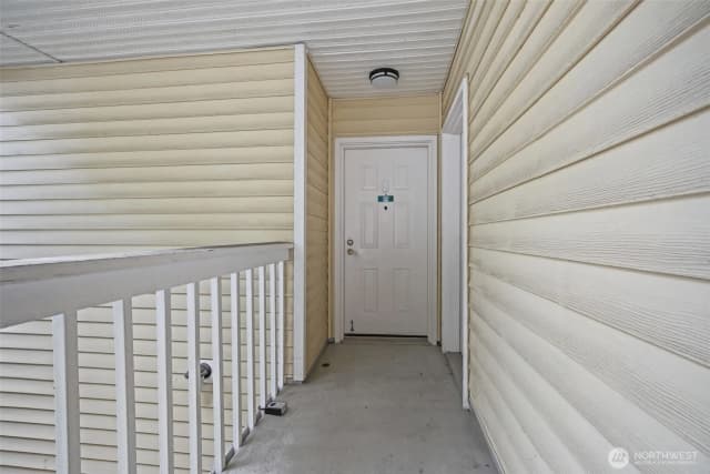 Property photo for 2560 118th Avenue Se #3-201, Bellevue photo 3