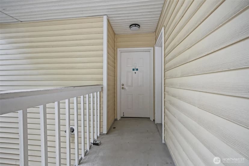 Property photo for 2560 118th Avenue Se #3-201, Bellevue photo 3