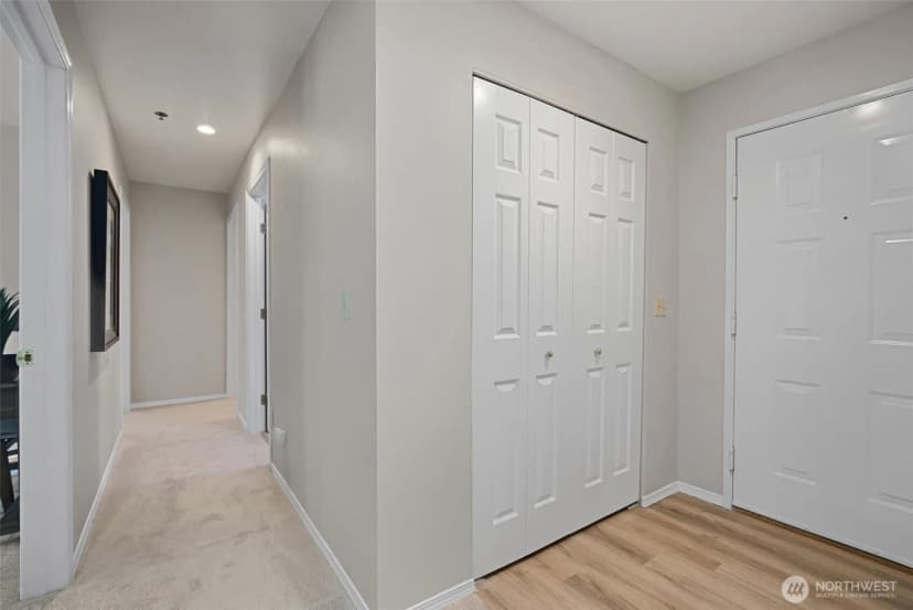 Property photo for 2560 118th Avenue Se #3-201, Bellevue photo 12