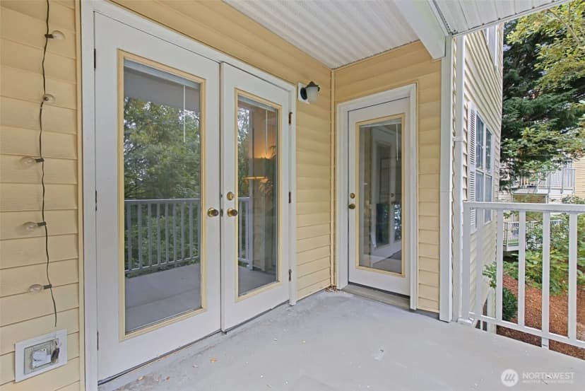 Property photo for 2560 118th Avenue Se #3-201, Bellevue photo 18