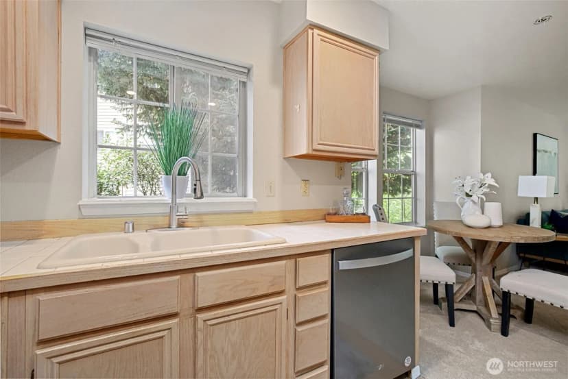 Property photo for 2560 118th Avenue Se #3-201, Bellevue photo 10