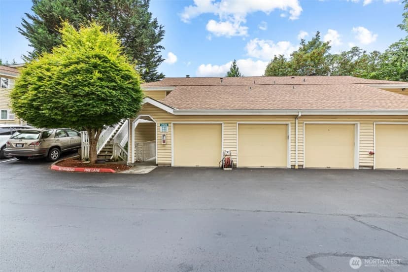 Property photo for 2560 118th Avenue Se #3-201, Bellevue photo 31