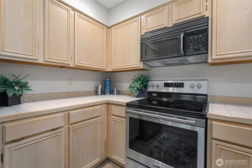 Property photo for 2560 118th Avenue Se #3-201, Bellevue photo 11