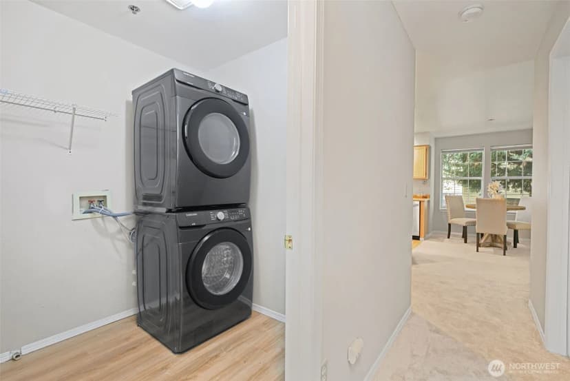 Property photo for 2560 118th Avenue Se #3-201, Bellevue photo 29