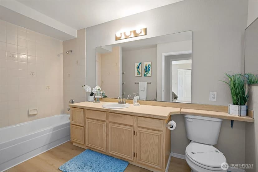 Property photo for 2560 118th Avenue Se #3-201, Bellevue photo 24