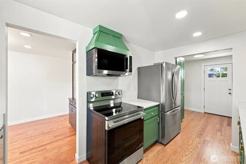 Property photo for 8417 121st Street Sw, Lakewood photo 11