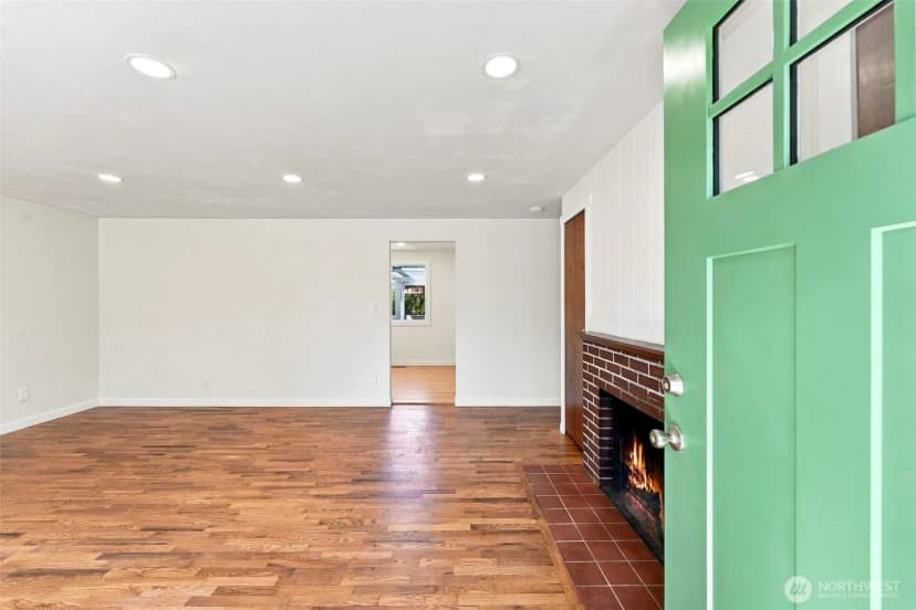 Property photo for 8417 121st Street Sw, Lakewood photo 5