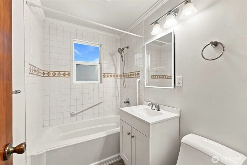 Property photo for 8417 121st Street Sw, Lakewood photo 23