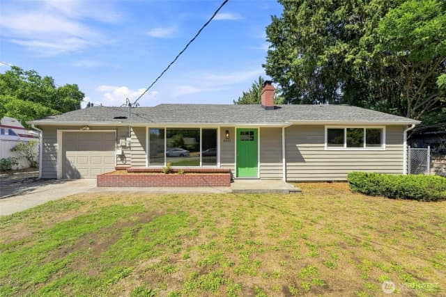 Property photo for 8417 121st Street Sw, Lakewood photo 2