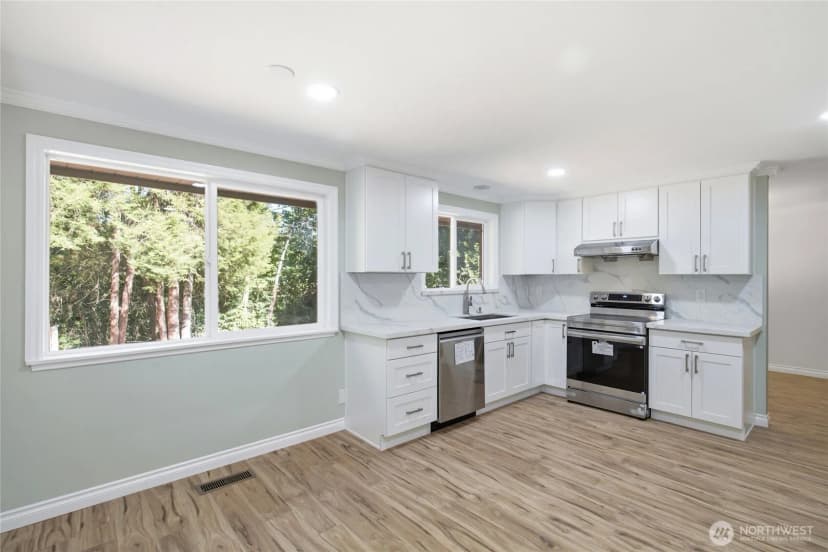 Property photo for 22212 105th Avenue Se, Kent photo 6